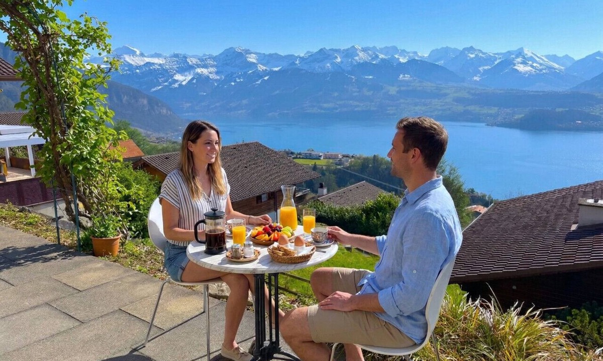 Aeschlen ob Gunten Apartment | Concierge, Lake Thun/Alps Scenic Views by SwissHut