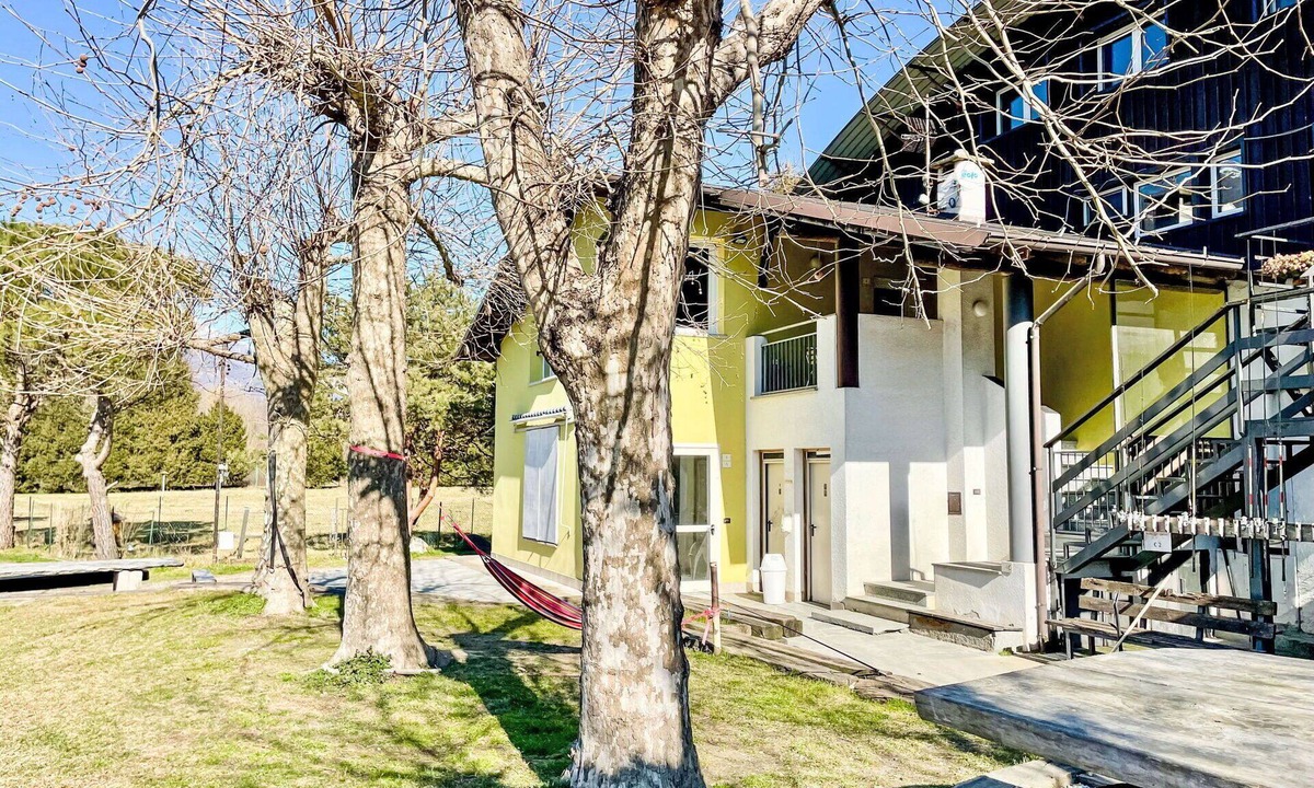 Valtellina Apartment | Cosy apartment for 3 people with WIFI, balcony, pets allowed and panoramic view