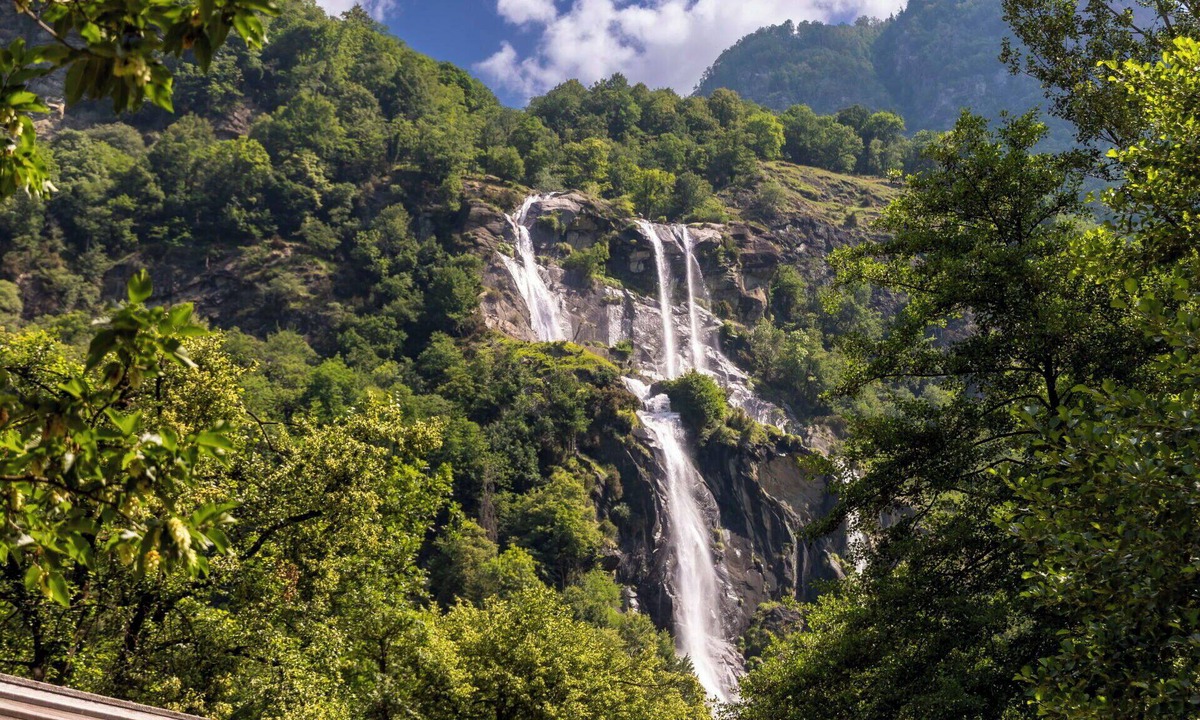 Valtellina Apartment | Cosy apartment for 4 guests with WIFI, A/C, TV and terrace