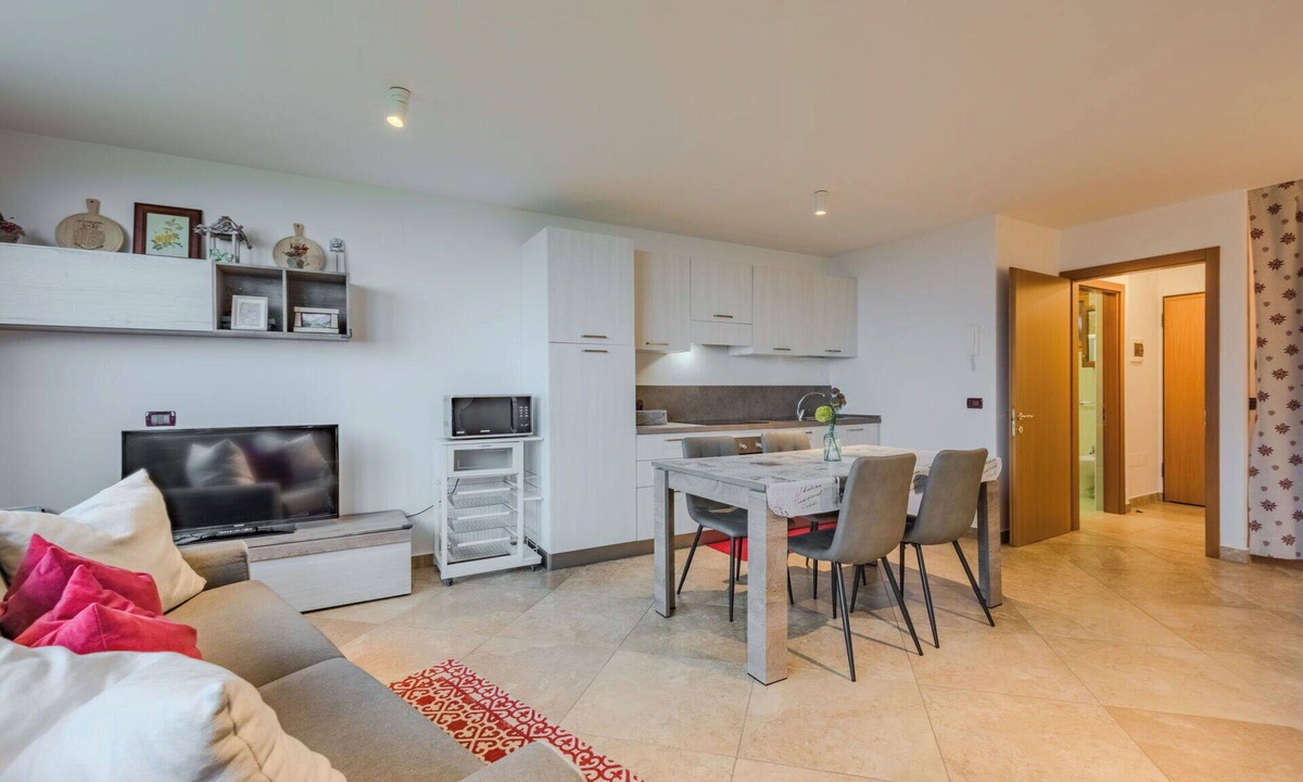 Folgarida Apartment | Cosy apartment for 4 people with WIFI, TV and panoramic view