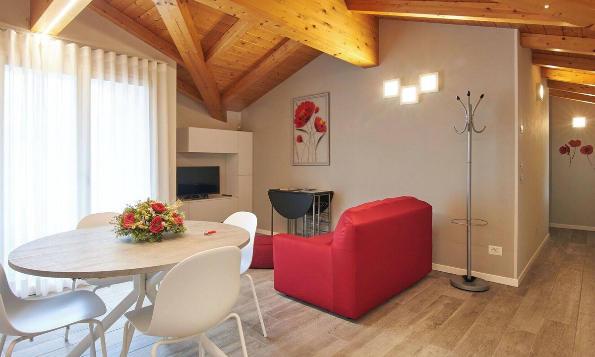 Dongo Apartment | Cosy apartment for 4 people with WIFI and patio