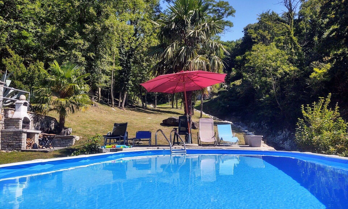 Sorico Apartment | Cosy apartment for 5 people with pool, WIFI, TV, balcony and pets allowed