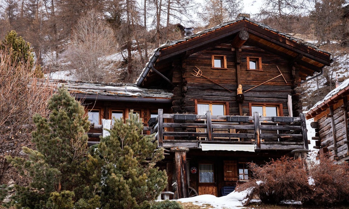 La Sage Ski Chalet | Cosy chalet with panoramic views at La Sage