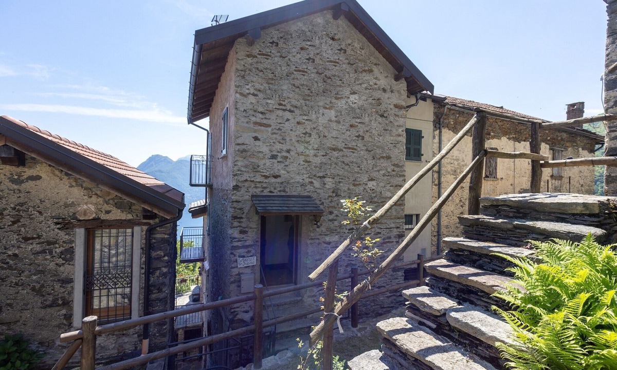 Carcente House | Cozy Hideaway Above Lake Como