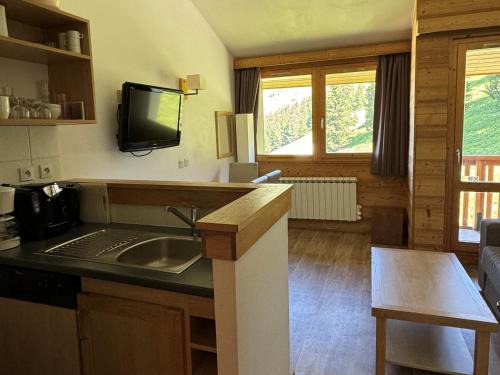 Belle Plagne Apartment | Duplex cosy à Belle Plagne - Ski aux pieds, balcon, piscine, bien-être, animaux admis - FR-1-181-2821