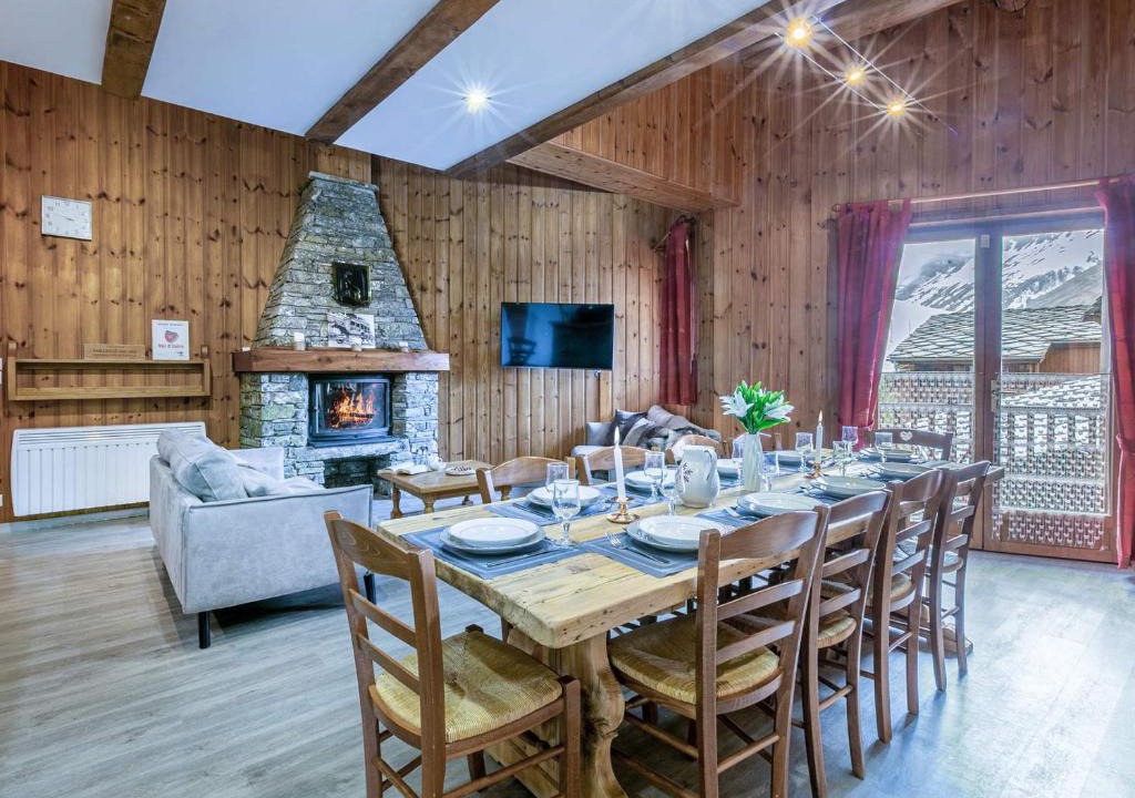 Val-d'Isere Apartment | Duplex montagnard rustique avec cheminée, au vieux village de Val-d'Isère, au pied des pistes - FR-1-694-71