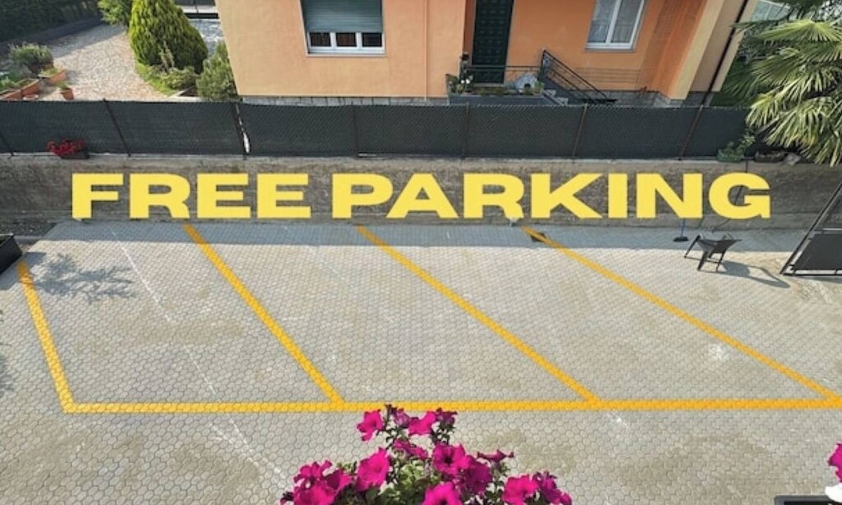 Arona House | Elmi 2 Elegant Suite with Balcony, Wi-Fi, and Free Parking