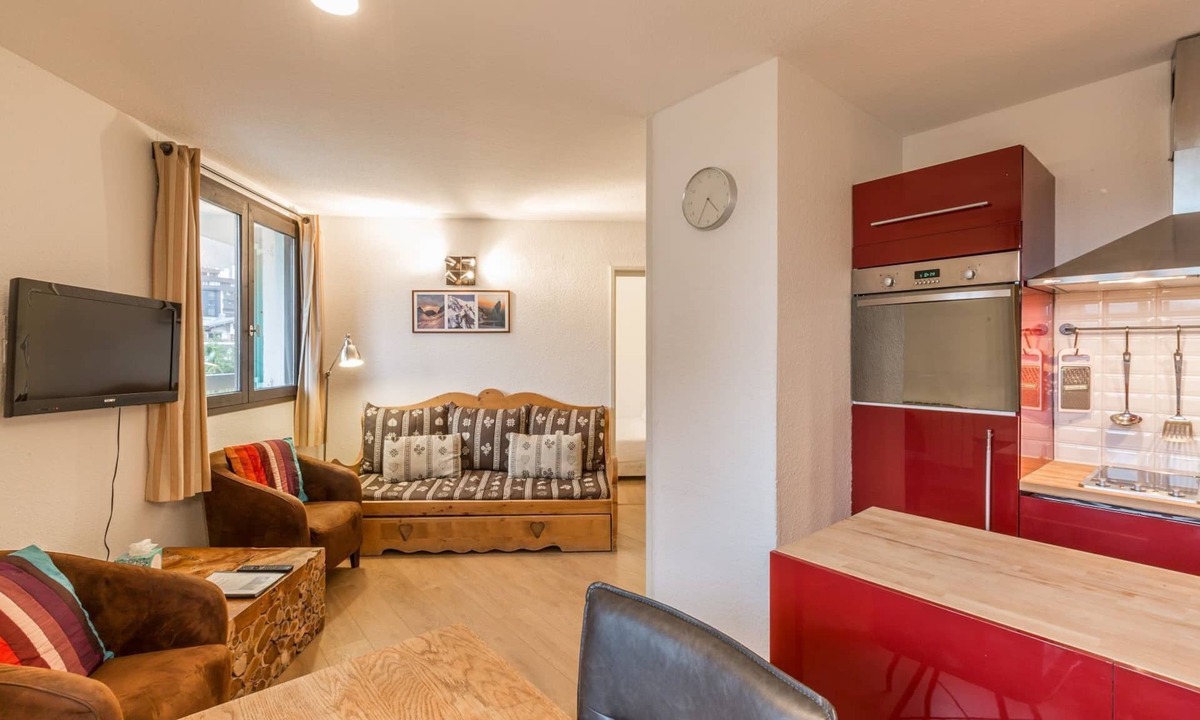 Chamonix City Centre Apartment | Excellent value for money, Balme 3b is a modern 2 bedroom apartment located in Chamonix Sud.