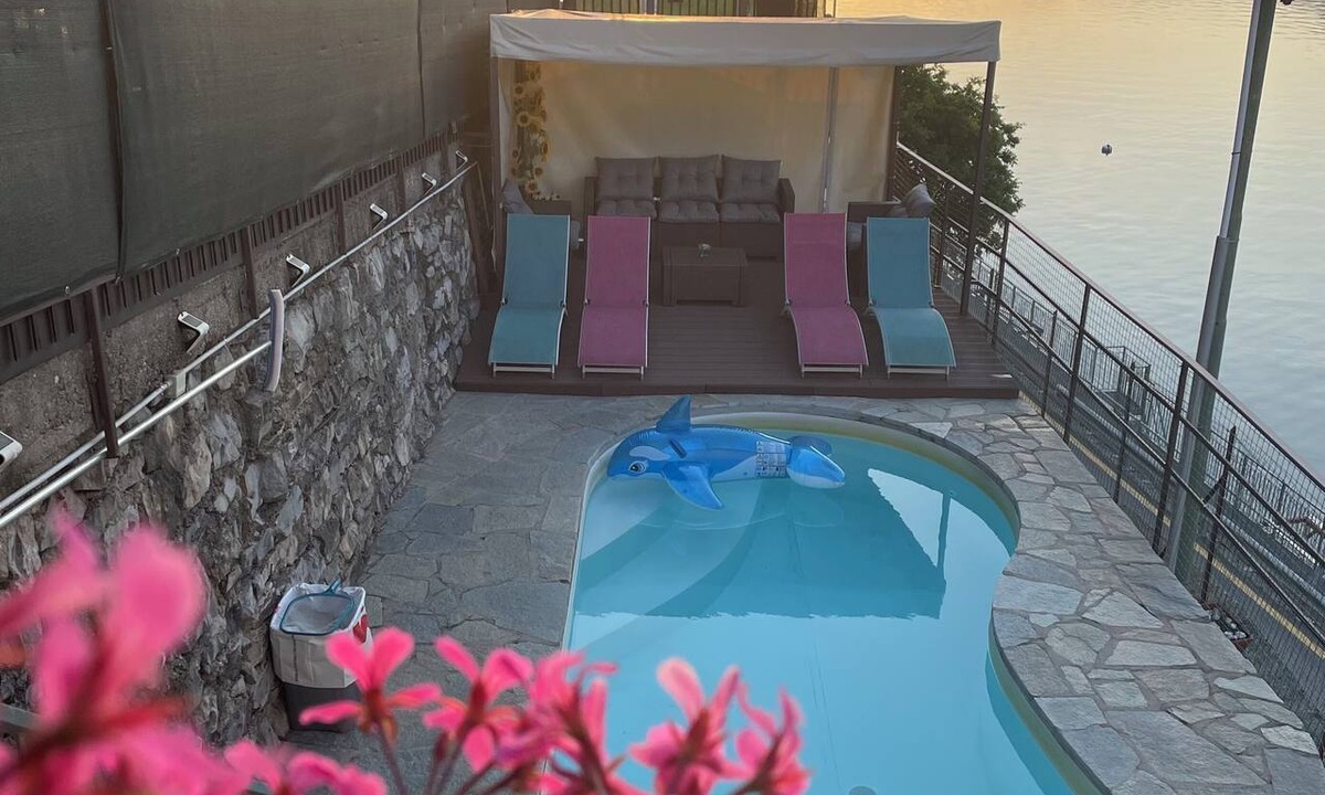 Colonno House | Family friendly with Exclusive swimming pool and stunning Lake Views