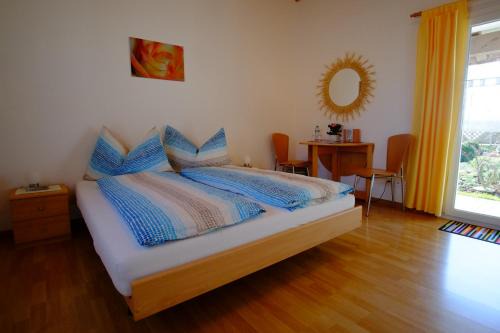 Erlach Bed & Breakfast | Ferienzimmer Zülli