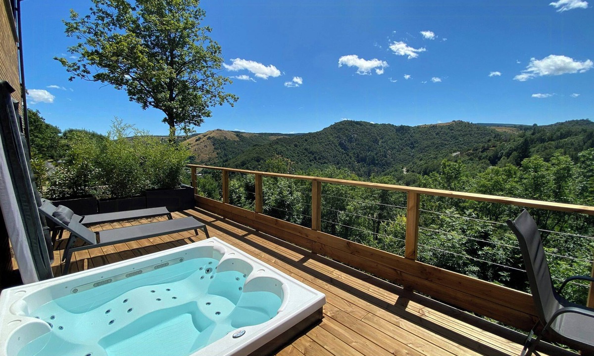 Pont-de-Montvert-Sud-Mont-Lozere House | Contemporary villa with view of Mont-Lozère