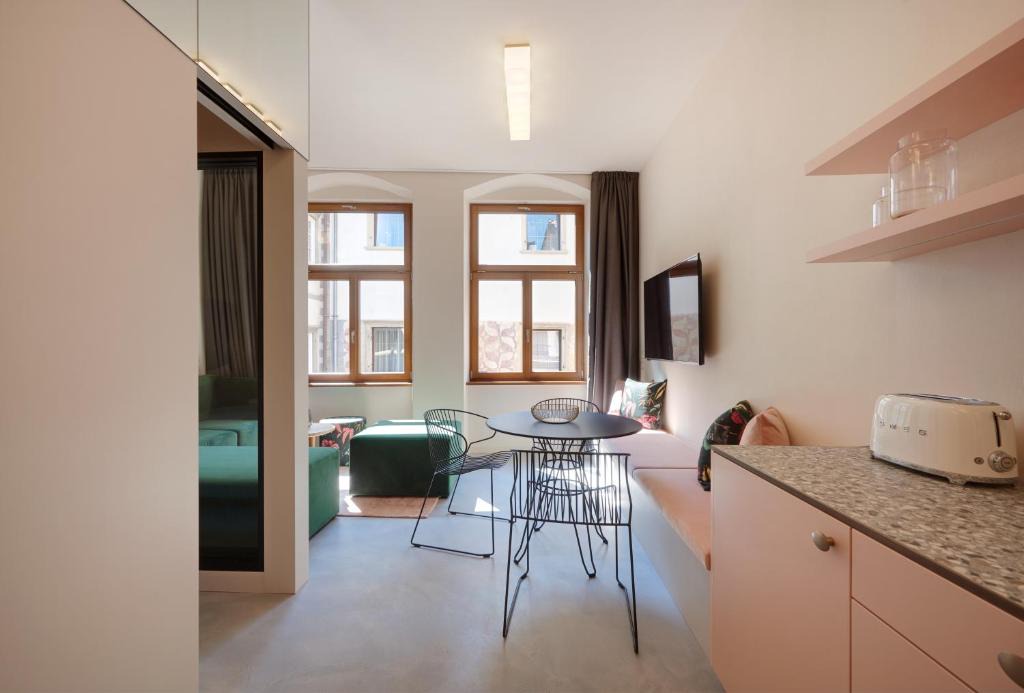 Caldaro Sulla Strada del Vino Apartment | Goldengel Design-Suiten Frieda Maria im Herzen von Kaltern