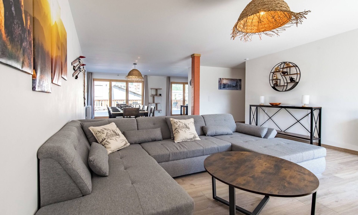 Saint-Jean-de-Maurienne Apartment | Grand Horizon | Large Terrace & Mountain View