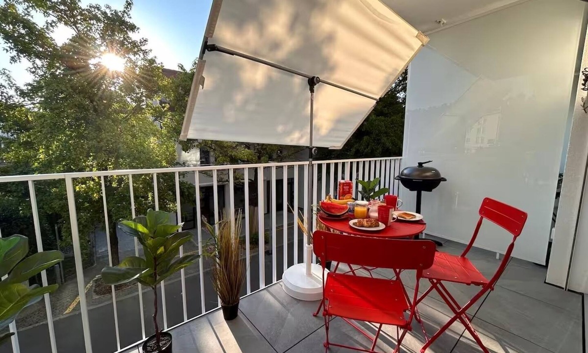 Pully Apartment | Grape place for 4 people, with washing machine, in the heart of Pully