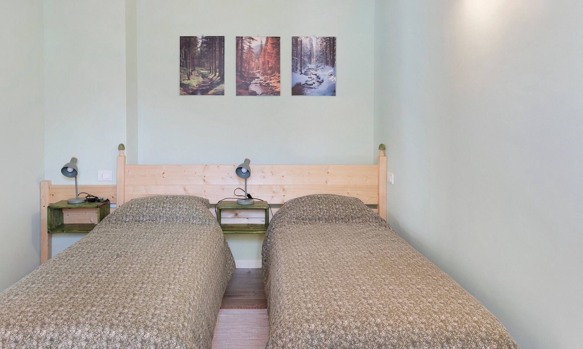Teglio Bed & Breakfast | Green Room with Mountain View and Wi-Fi