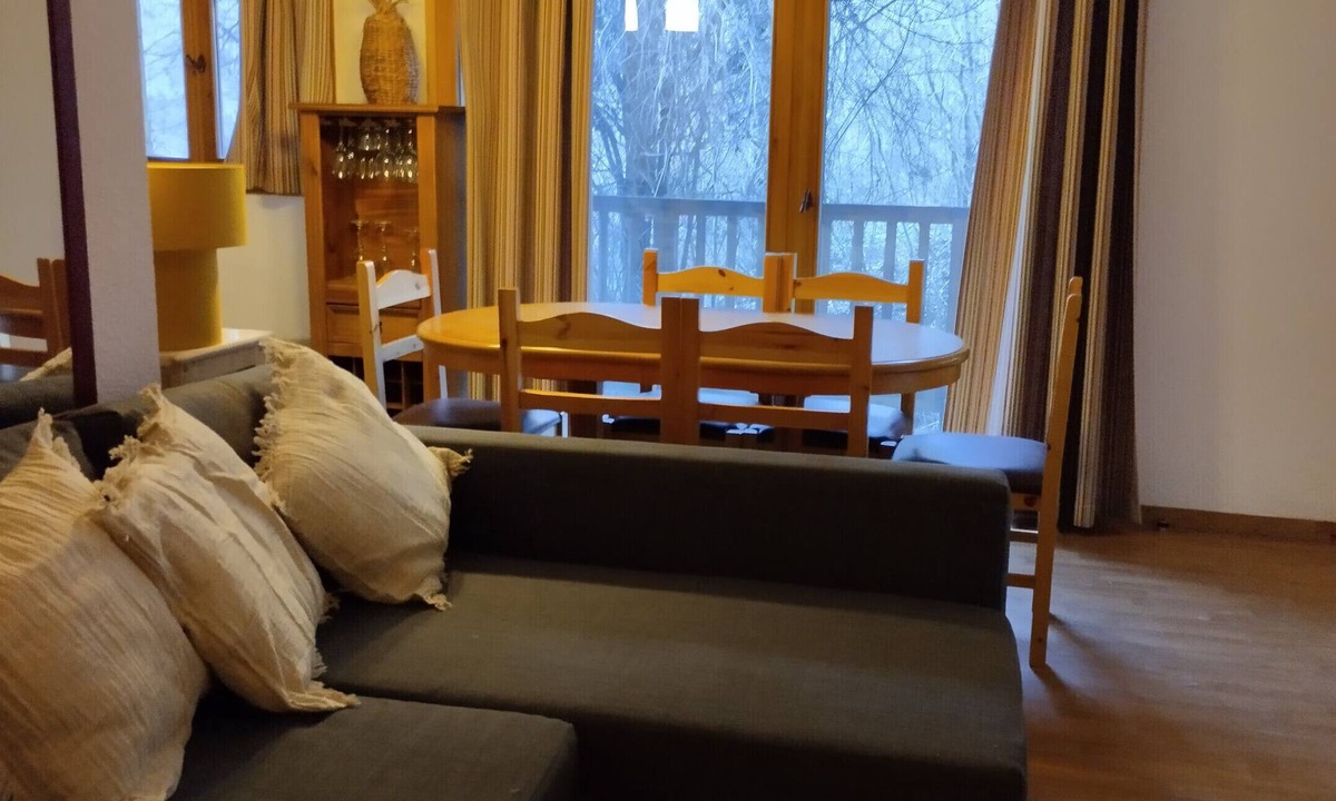 Orelle Apartment | Hameau 3 106- SPA & SWIMMING POOL apartment 6 pers