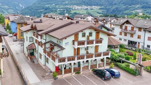 Cembra Hotel | HC Hotel Garni - Rooms and Apartments