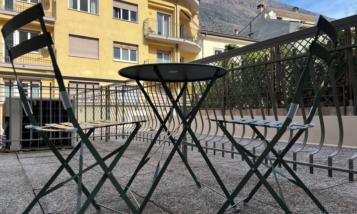 Tirano Apartment | Historic Apartment in the City Center Near the Bernina Express Train