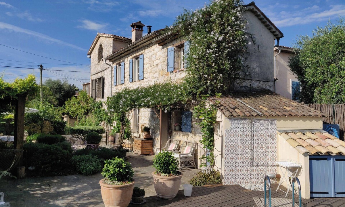 Roquefort-les-Pins Apartment | Historic Provence apartments near Nice and Cannes