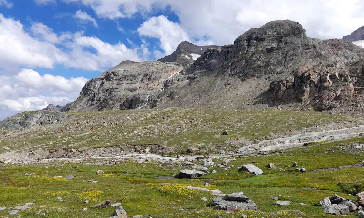 Valtellina Apartment | Holiday Apartment Gilda with Mountain View, Terrace & Balconies