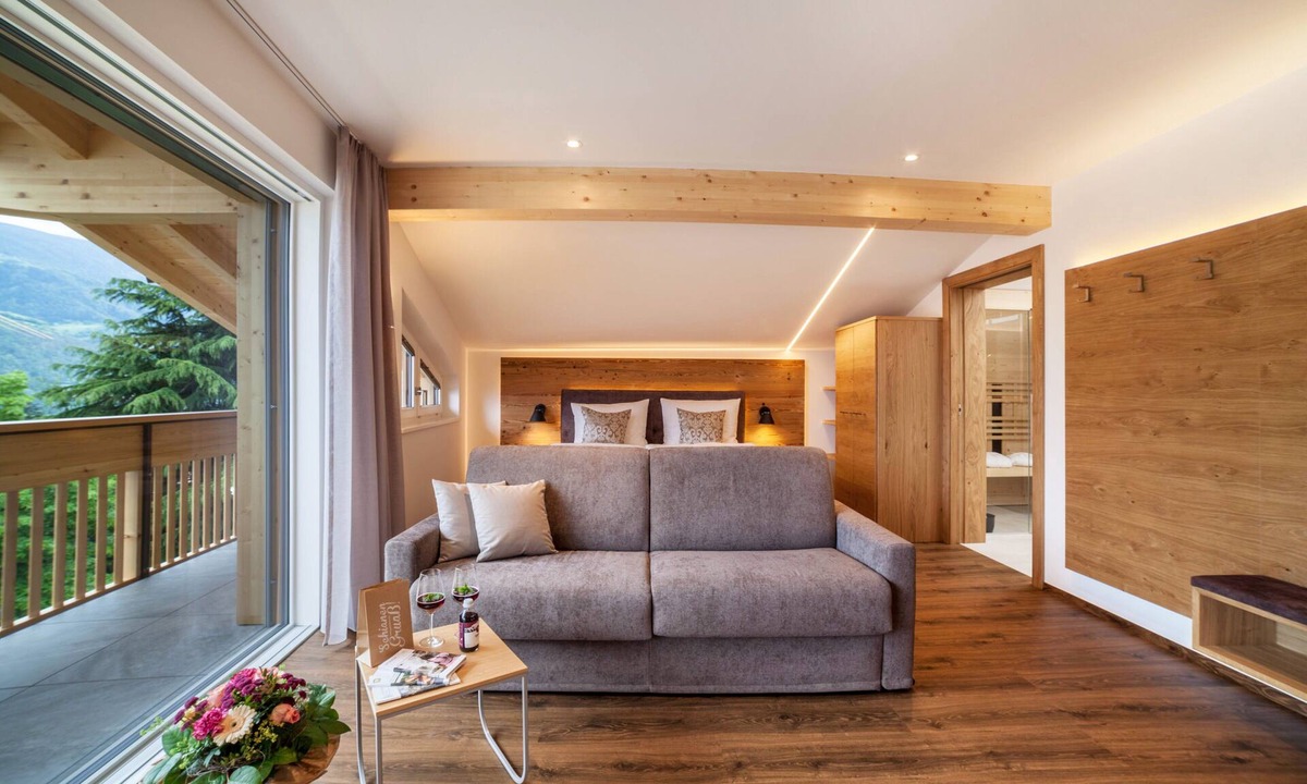 Parcines Apartment | Holiday Apartment "Engel Summerfrisch" with Mountain View, A/C, Wi-Fi, Sauna & Terrace