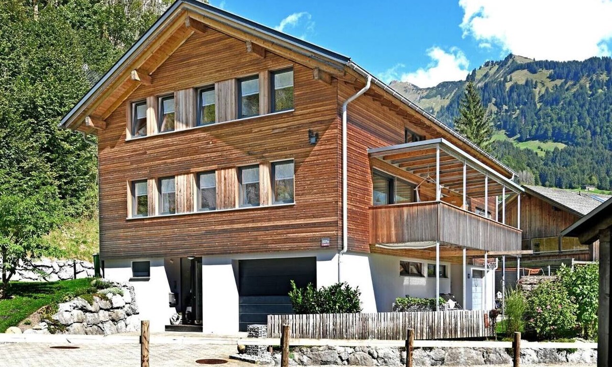 Au House | Holiday Home 'Hausblick' with Mountain Views, Private Terrace and Wi-Fi