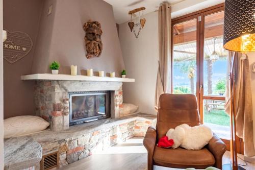 Besozzo House | HomeSweetHome Lake-View Villetta a schiera with Garden - Happy Rentals