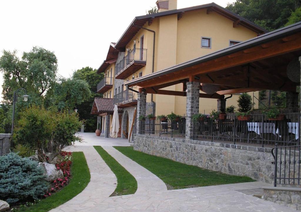 Almenno San Bartolomeo Hotel | Hotel Camoretti