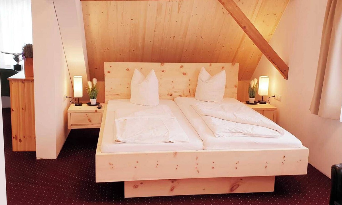 Sulz House | Hotel Pension Löwen nahe Feldkirch - günstige Zimmer für Urlauber, Firmen und Monteure