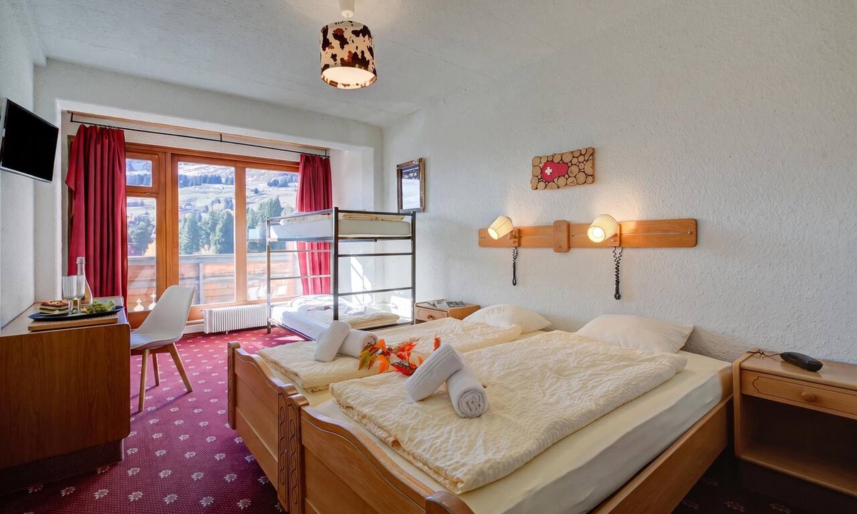 Les Mosses Hotel | Hotel Relais Alpin Family Room & Balcony3, Les Mosses, Switzerland