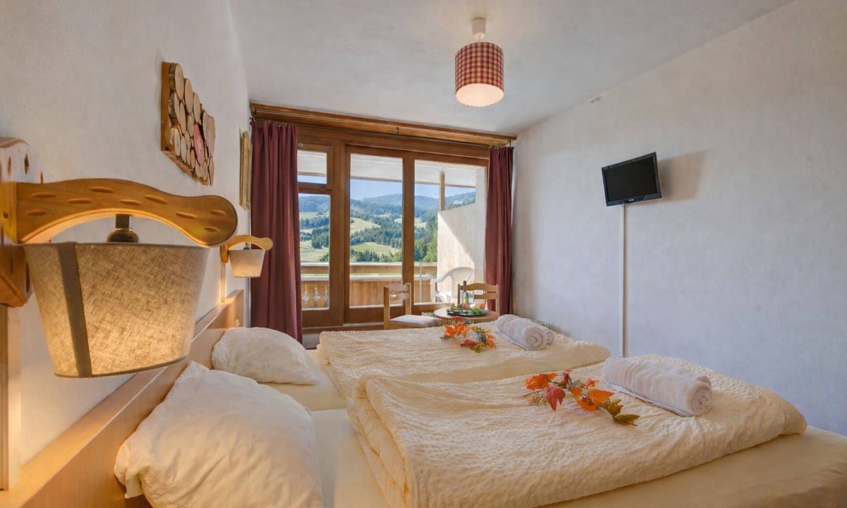 Les Mosses Hotel | Hotel Relais Alpin Twin Room Ski In-Out11, Les Mosses, Switzerland