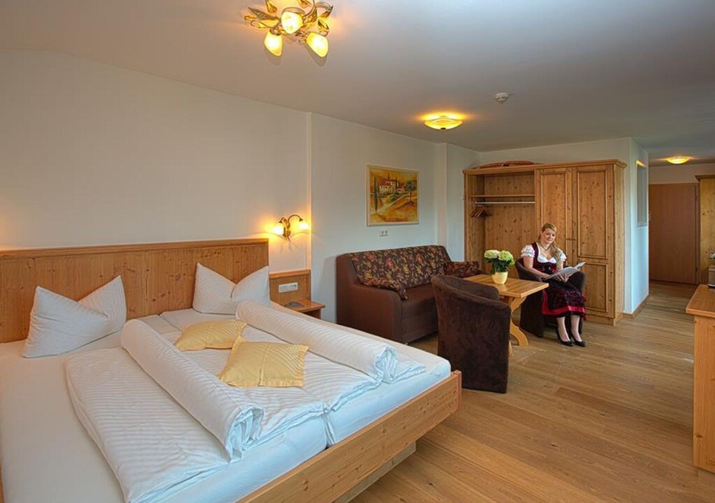 Riezlern Hotel | Junior Suite Walserblick with Balcony - Haller's Posthotel