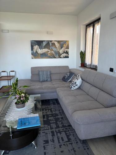 Castelletto Sopra Ticino Apartment | La casa di Gio' Lake Maggiore Near Leonardo