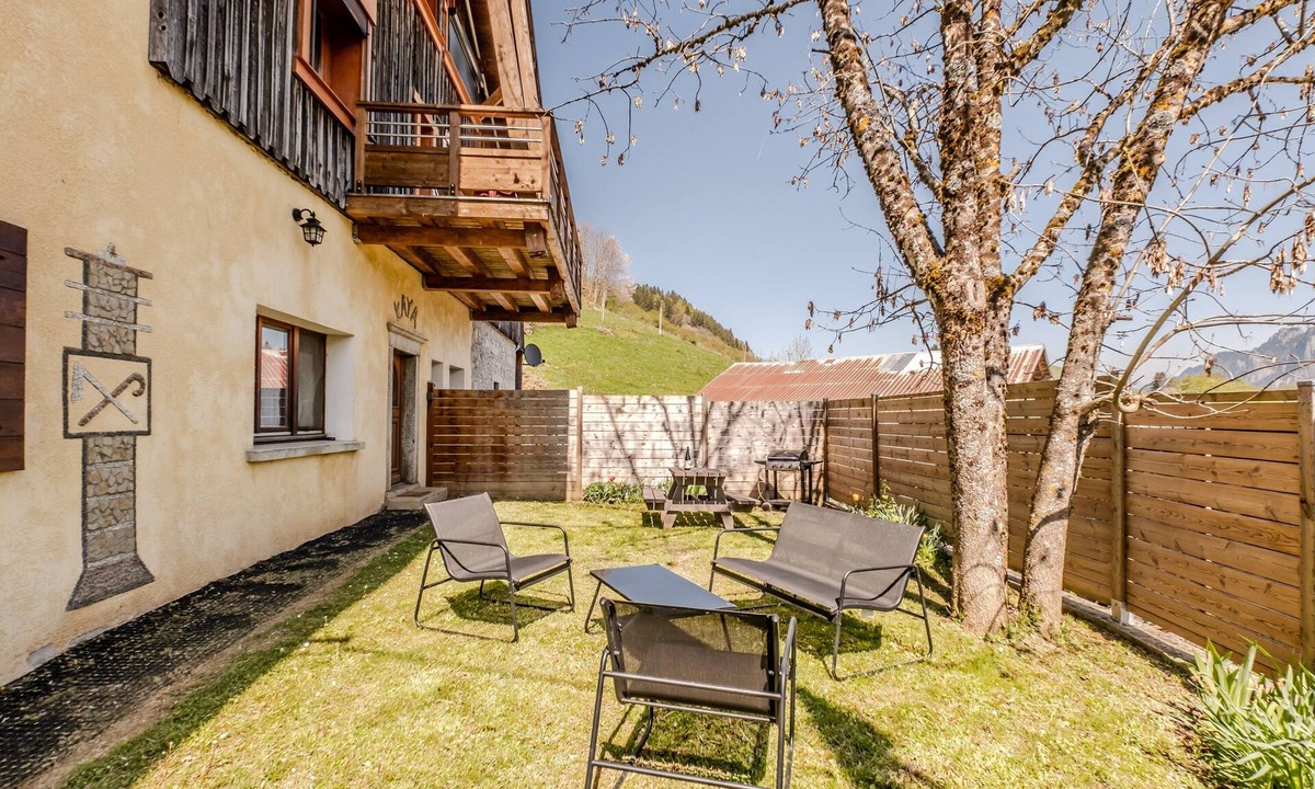 Lullin Apartment | Le Col de Feu - Joli duplex pour 8 avec jardin