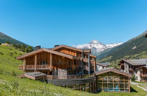 Lanslevillard Apartment | Les Balcons Platinium Val Cenis