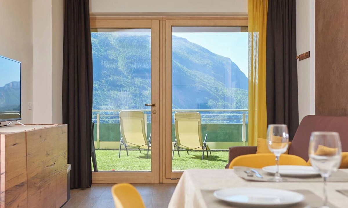 Molveno Apartment | Lodge le Soleil: The Ultimate Lake View Getaway