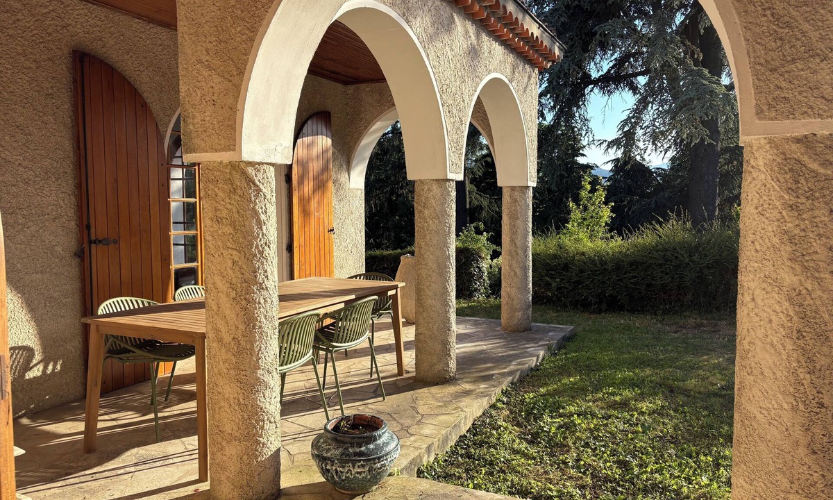 Annonay House | Los Arcos | Two renovated houses for 15 people. 4-legged friends too!