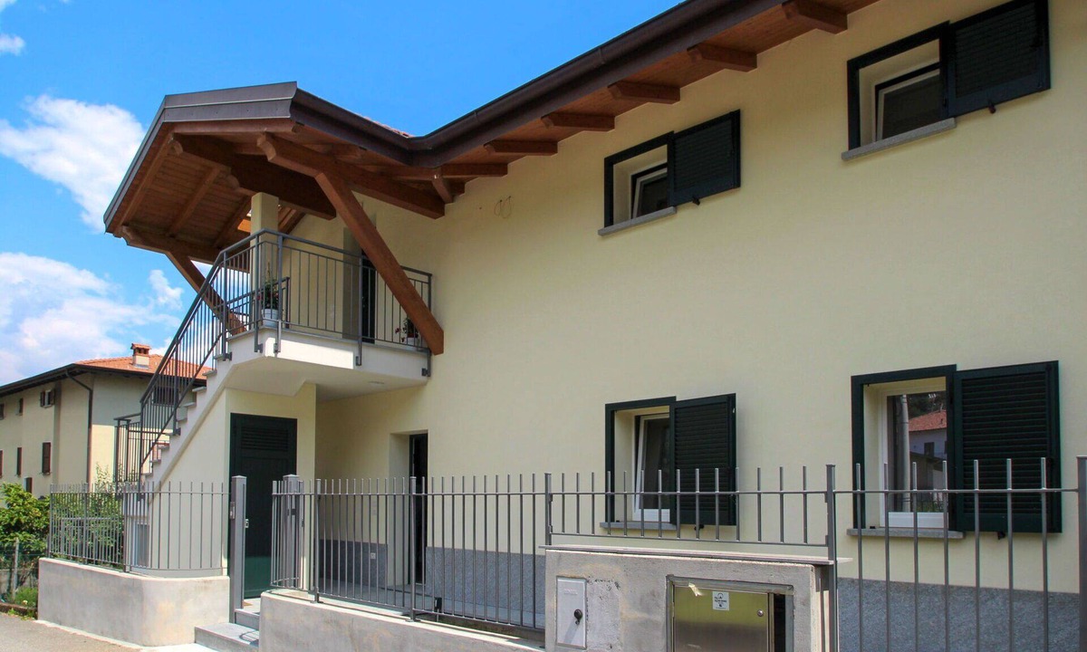 Dongo Apartment | Lovely apartment for 4 guests with WIFI and patio