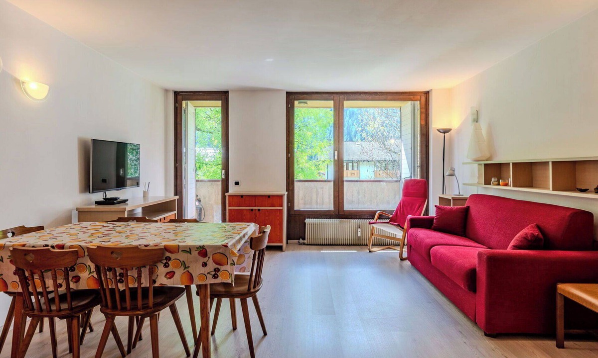 Giustino Apartment | Lovely apartment for 4 guests with TV and balcony