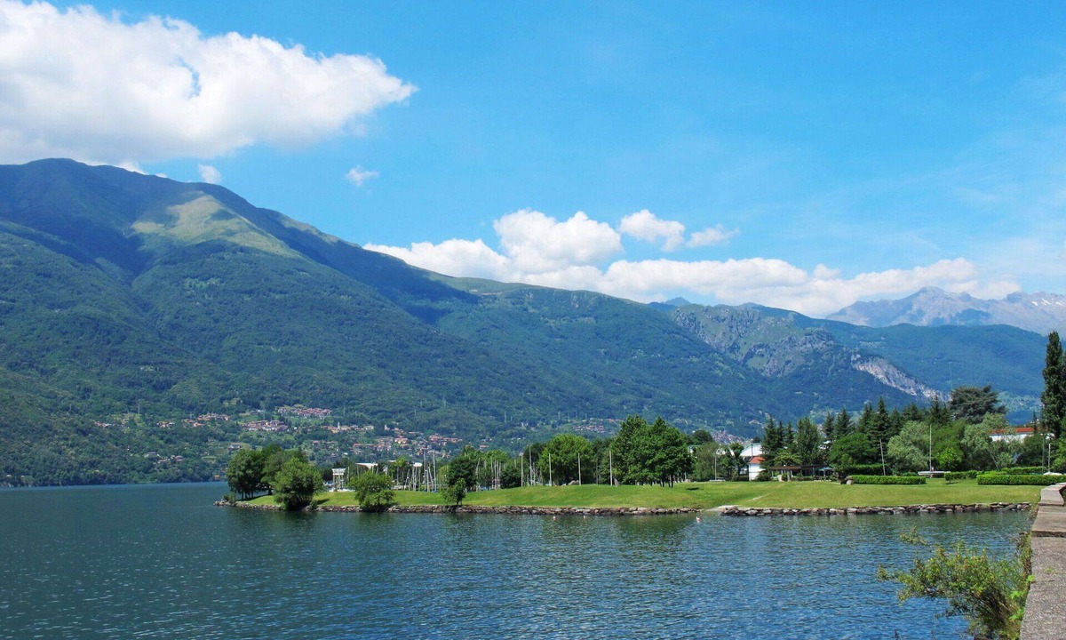 Dervio Villa | Lovely apartment in villa for 6 people with WIFI, TV, patio and pets allowed