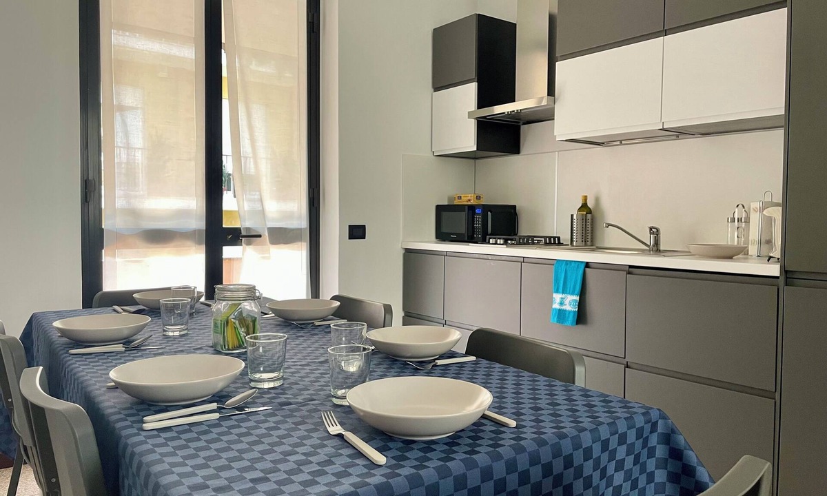 Arona Apartment | LUCIANA HOUSE 2 - APARTMENT TWO STEPS FROM CITY CENTER AND LAKE MAJOR