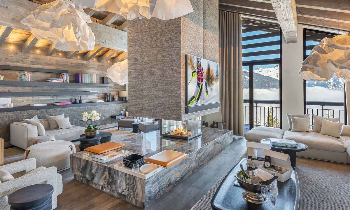 Courchevel Ski Chalet | Luxury chalet in Courchevel with pool and staff 15 pers