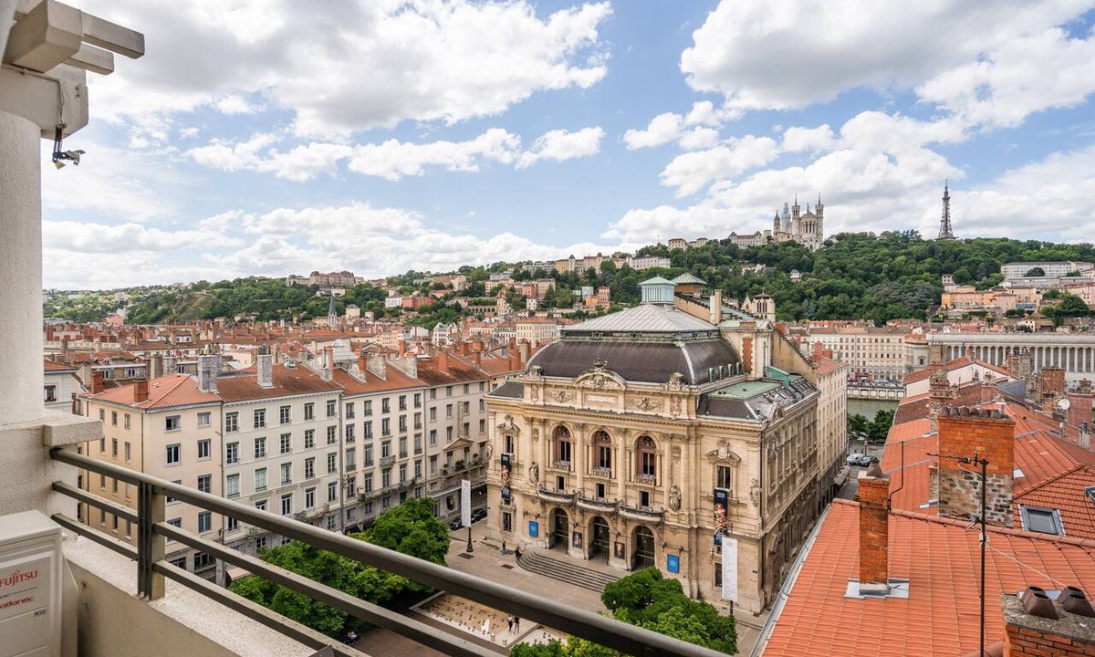 Les Cordeliers Apartment | Lyon 2 Bellecour : superb 2-BDR apartment.
