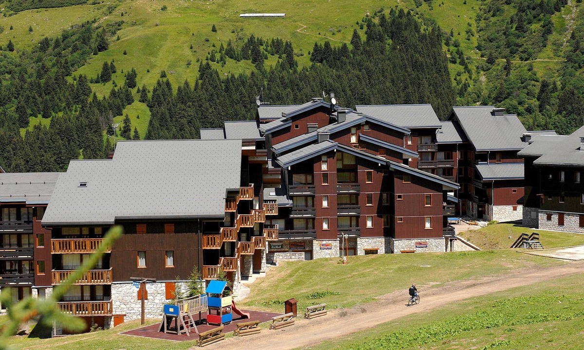 Les Allues Apartment | Méribel Mottaret | Sleeps 4 | Sky-High Retreat