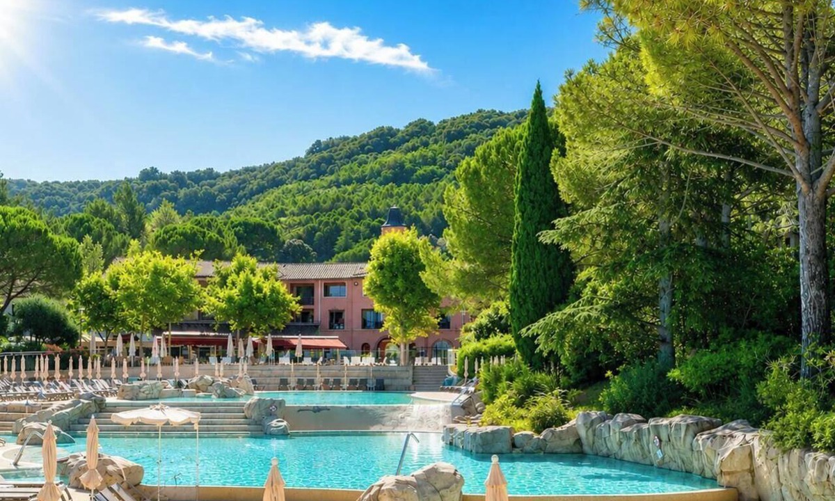 Rouret House | 🌿 Maisonnette 5 persons with terrace in the Village of Le Rouret and its swimming pools