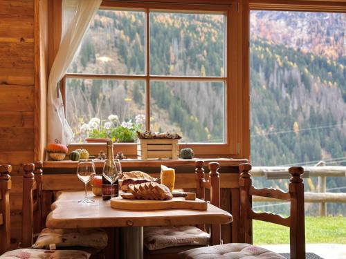 Vermiglio Ski Chalet | Maso Florindo, Looking at the mountains