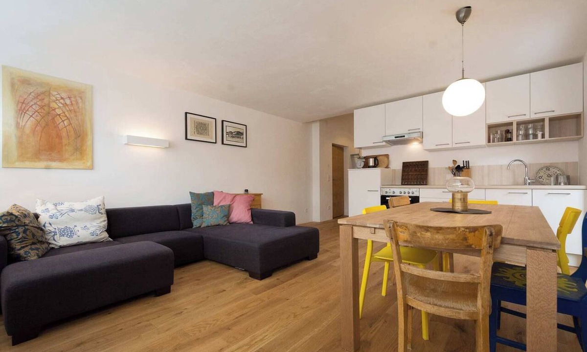 Sankt Anton am Arlberg Apartment | Modern apartment in a quiet location. With an underground parking garage, ski storage, and bike storage.