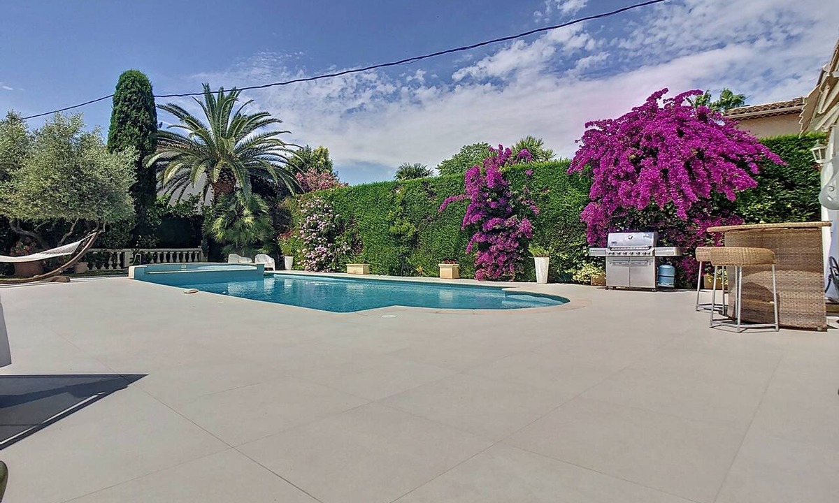 Saint-Jean Villa | Modern Provencal house with swimming pool and jacuzzi
