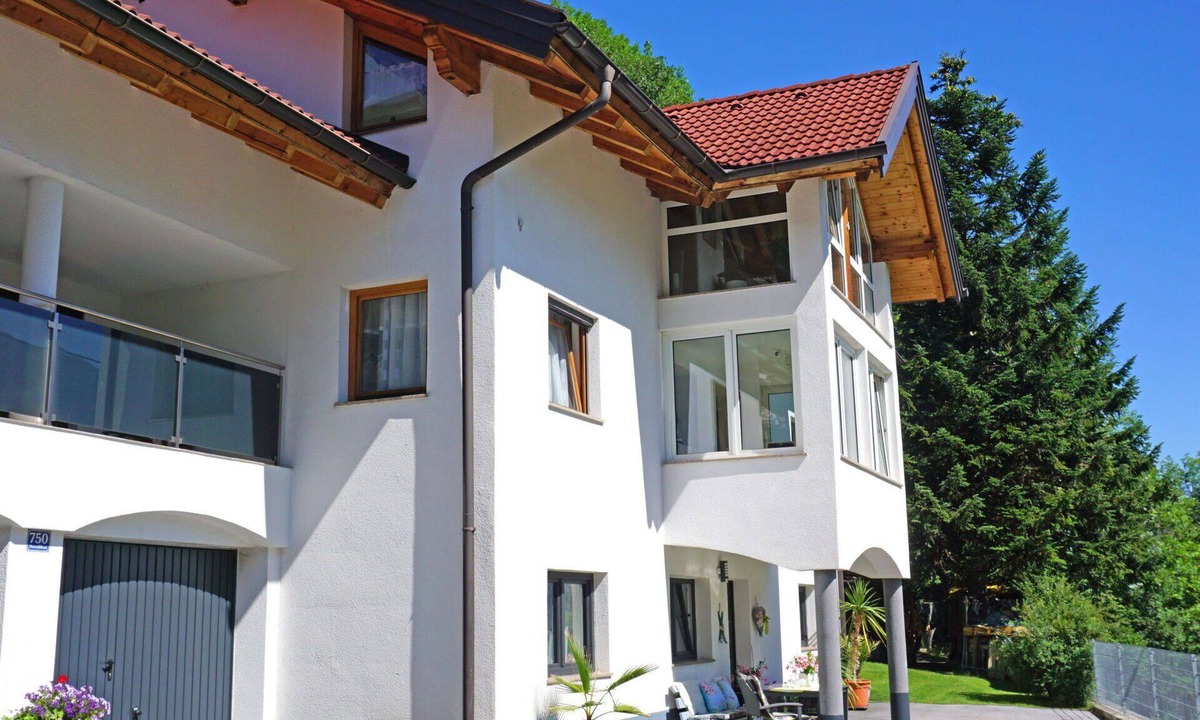 Wenns Apartment | Nice apartment for 4 guests with WIFI, TV, patio and pets allowed