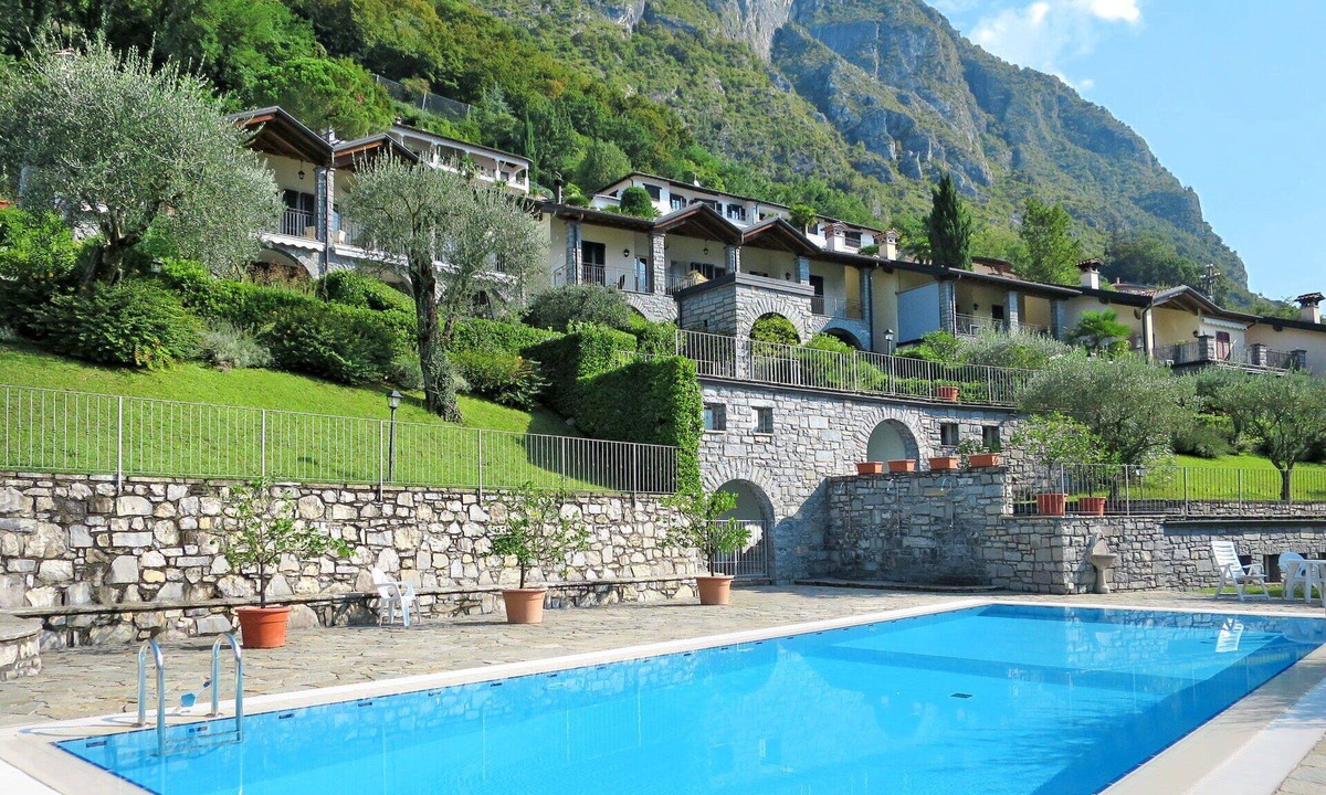 Valsolda Apartment | Nice apartment for 4 guests with WIFI, pool, TV, terrace and pets allowed